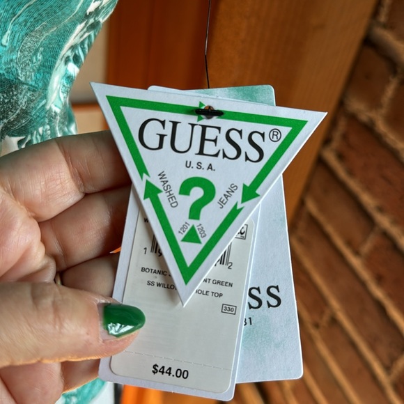 Guess Keyhole Top - Picture 3 of 5